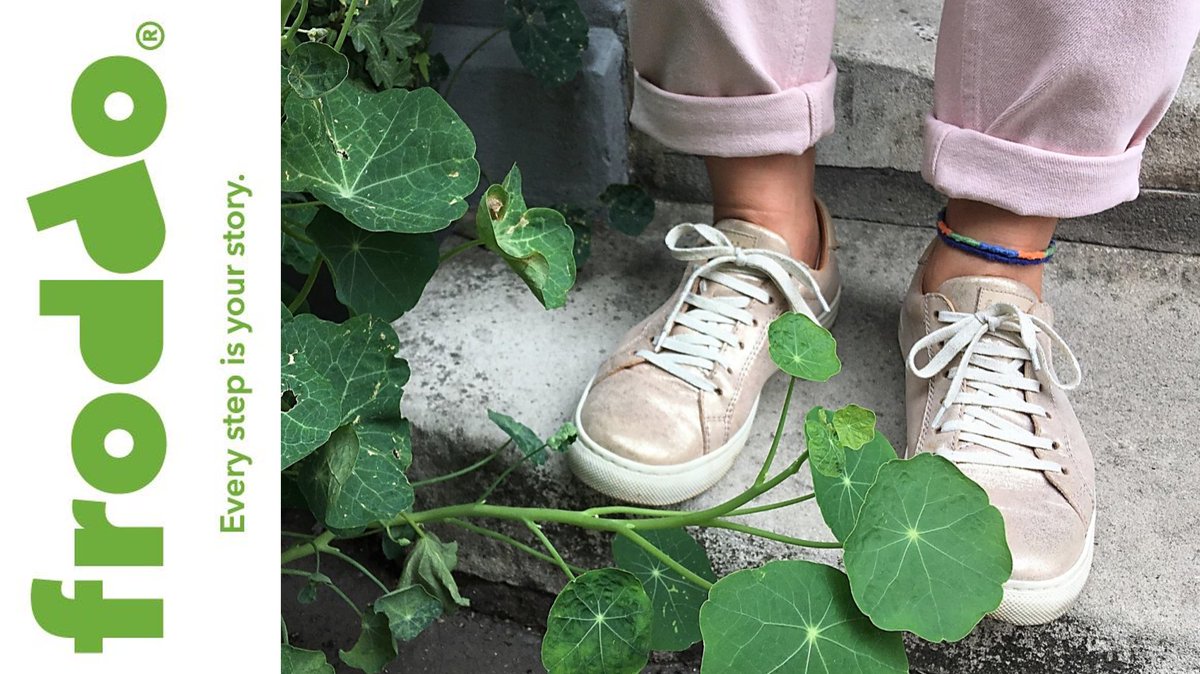 FroddoUk's tweet photo. Here at Froddo UK we love our shoes so much we wear them ourselves! Here's Pauly (one of our team members) wearing her favourite Froddo trainers out and about in London! Our collection goes up to size 42 (UK size 9), so even mums can get in on these fabulous shoes! 👩‍👧✨ https://t.co/xA3IBLpjBh
