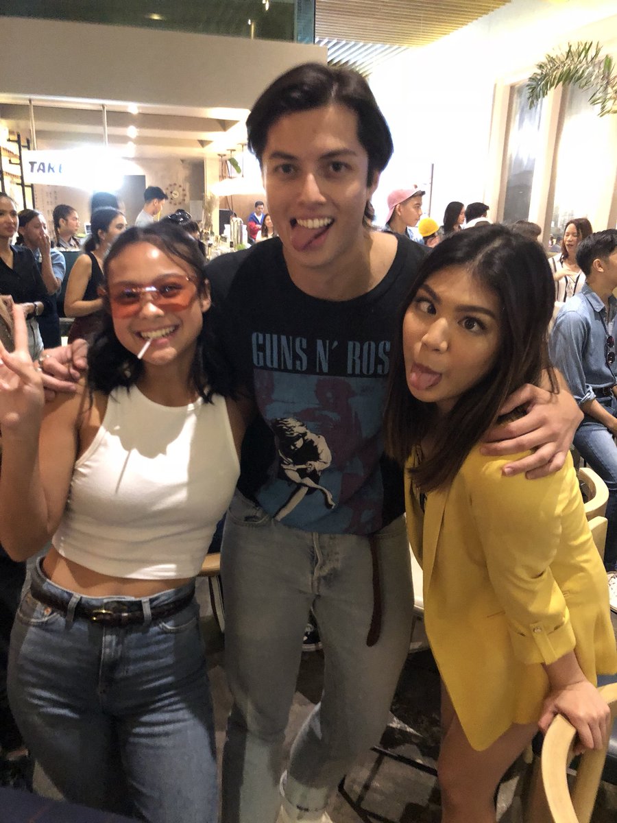 LAAGUINALDO's tweet photo. super proud of these two!! get your @haninalive tickets HERE: https://t.co/A65DDWHF9v https://t.co/TkFqPyHjpS