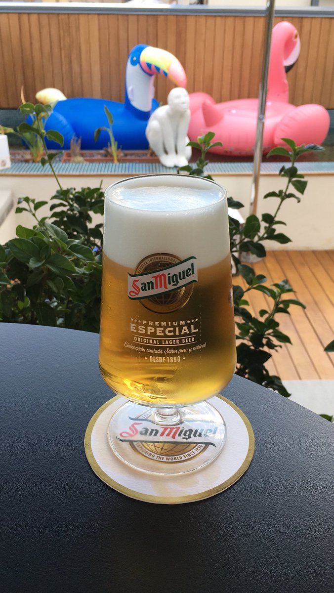 BlogHedonista's tweet photo. Desde la terraza del #hotel #lacasadelsol con #cerveza #sanmiguel para celebrar el inicio de las fiestas de #gracia con la actuación musical de #bearoid https://t.co/NGZqcSIFdW