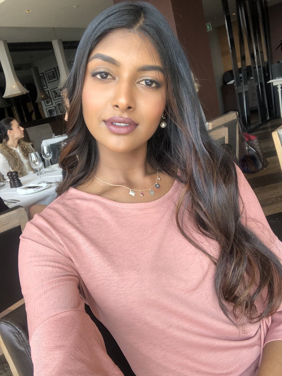 Loving my waves done with <a href="/Glampalmhair/">Glampalm Hair Styler</a> <a href="/zebrasquare001/">Zebra Square SA</a> <a href="/NicciBoutiques/">Nicci Boutiques</a> #NicciStreetStyle