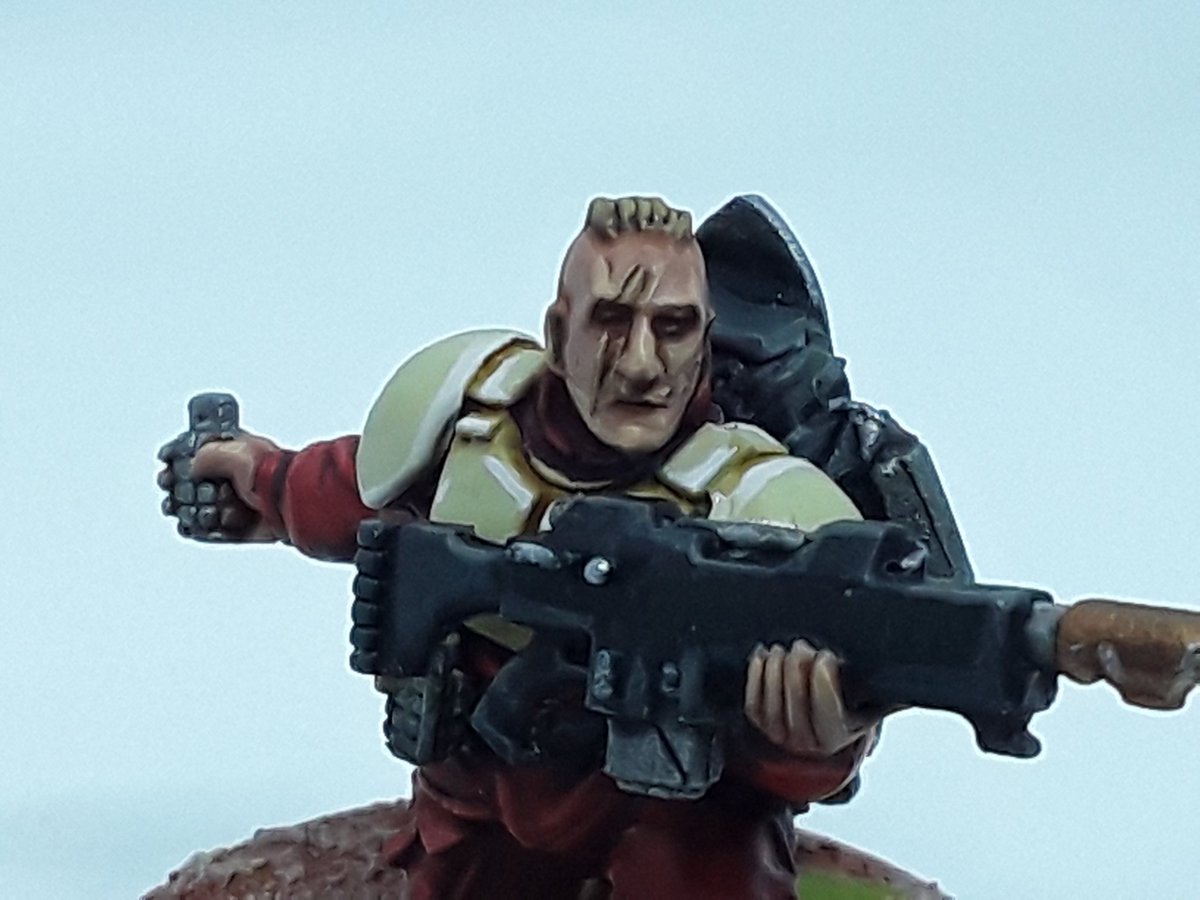 Portas30k's tweet photo. Have put extra effort into the faces on my #ratlings compared to the others. Have highlighted the bottom lip with red, done the eyes and some Agra earthshade in some recesses. Also an extra highlight on the skin. Quite happy with the results. #Warmongers #paintingwarhammer https://t.co/8cLAXAXo6T