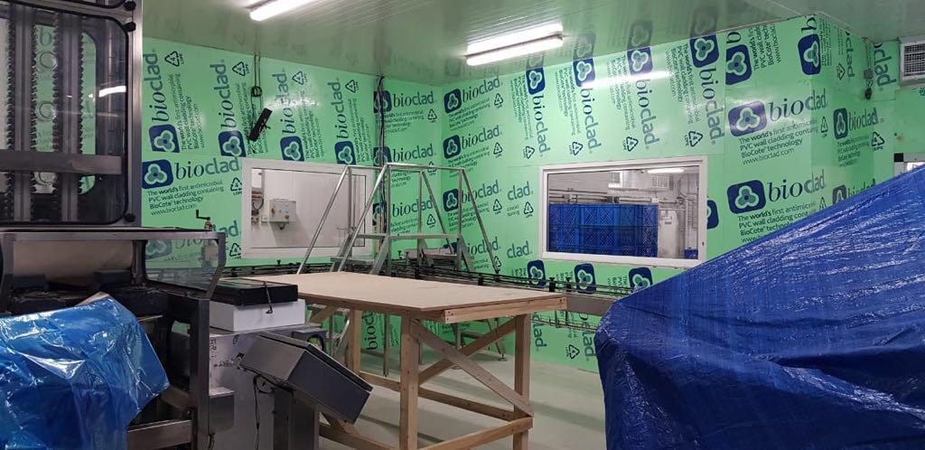 BioClad's tweet photo. Following immediately on from the recent Biscuit Factory installation, Best Health KSA had no time to rest as here 900m2 of welded Bioclad antimicrobial PVC was expertly adhered onto problematic wall tiles along with ceilings in a food &amp; dairy factory in Saudi Arabia.

#pvc https://t.co/RDnvY4Rr2N