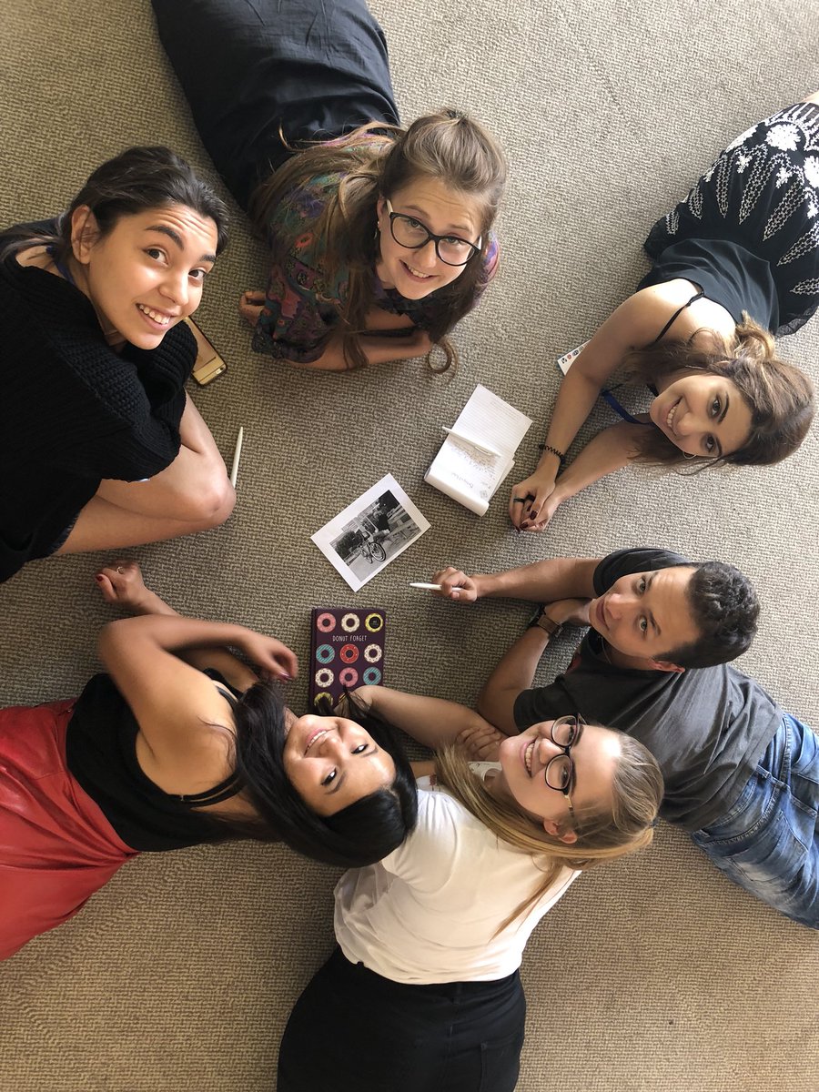 FLEXAlumni's tweet photo. What do these pictures mean? ๐ง
What is the story behind it? ๐ฑ
#ACACs18 are learning how to best write stories for the internet and tell stories of the amazing work that they do. Thank you, @humansofny for being the inspiration.
#ACGlobal #ExchangeOurWorld https://t.co/OyTkwOtN1c