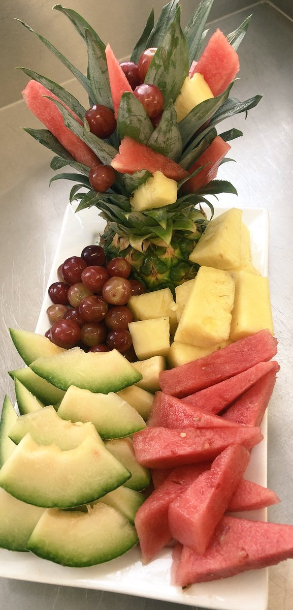 FoniasStylianos's tweet photo. Fresh fruit platter and nice curry vegetable Pithivier at #sunlighthouse #manchester #hacienda @ItswhatwedoWELL @mark66h @KevinKevvaughan https://t.co/NRxFDmW2Rn
