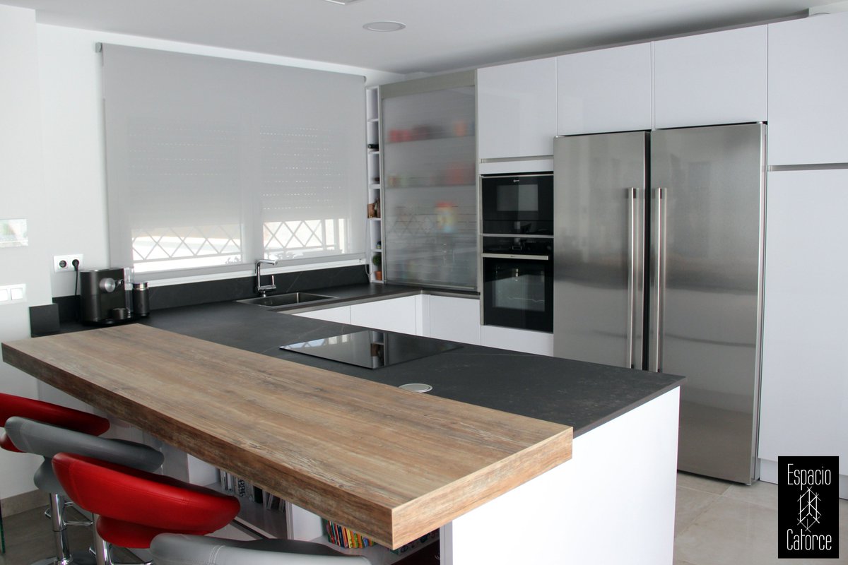 Rincones de la casa para disfrutar...en días festivos como el de hoy. Perfilamos tu hogar según tus gustos, tu estilo y tus preferencias. ¿A que ha quedado genial 😉?

#arquitectura #interiorismo #ingeniería #Úbeda