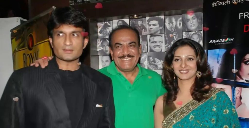 Virallpost's tweet photo. देखिये ”CID” में आने वाले किरदारों की असली फैमिली https://t.co/qMJ6lOYSmf https://t.co/2dFxAQVrFG