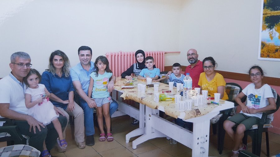 Resmi Twitter'da görüntüle