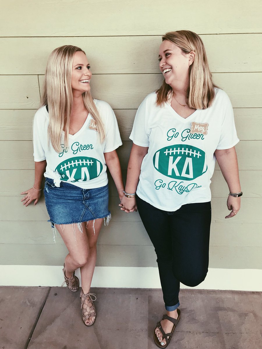 Our sweet seniors can’t wait for day two of recruitment! 💚
