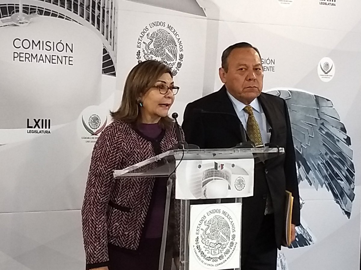 17 Congresos estatales con han aprobado eliminar el "pase automático" para que quien sea Procurador no sea Fiscal General los próximos 9 años, sin embargo, la postura del próximo gobierno federal en torno a este tema nos preocupa:<a href="/angelicadelap/">Angélica de la Peña</a> #FiscalíaQueSirva