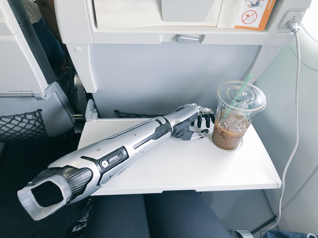 aannggeellll's tweet photo. βοΈπ ππ€ No worries everyone! I have plenty enough charge for the 7hr flight to NYC & the subway ride to @RachelHandler! ππ€ππ#BionicTraveler #bebionic https://t.co/OqErxJHd6r