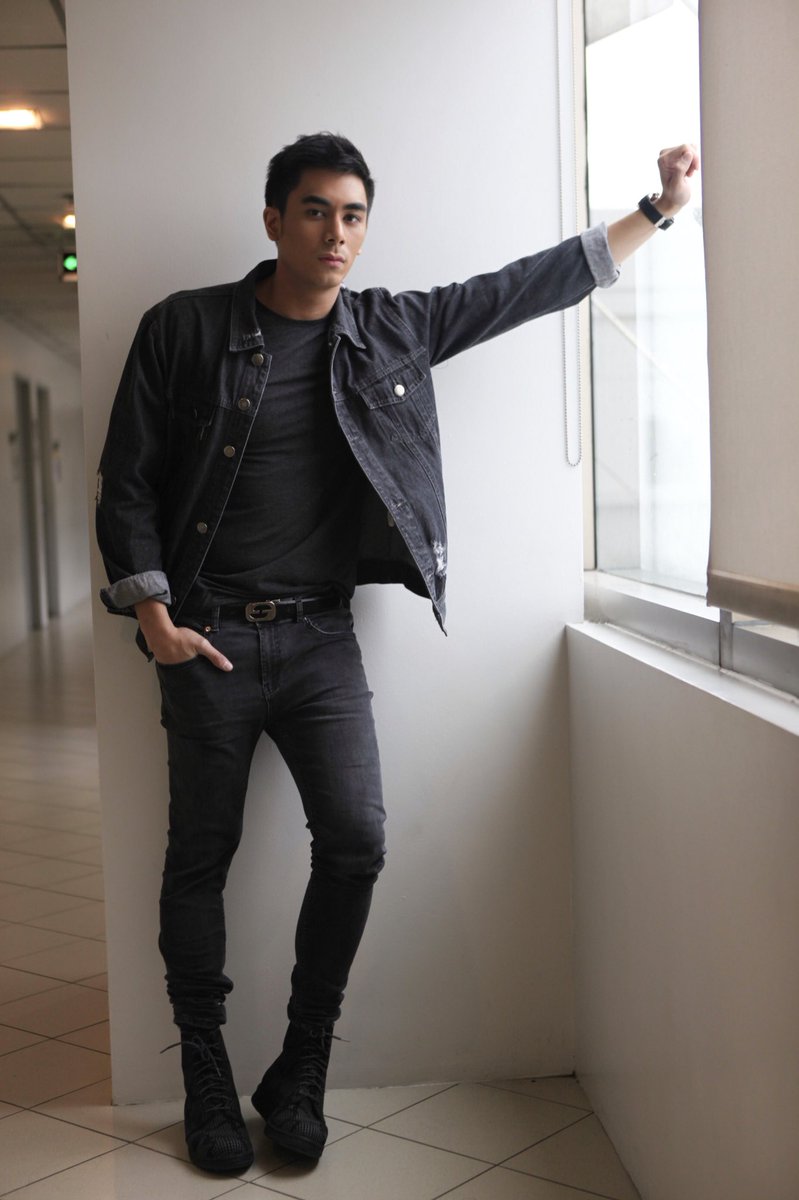 brunogabrielTV's tweet photo. #benchootd #bencheveryday #ojdailyware
πΈ: Jess Senido https://t.co/URWiJ5Z5TT