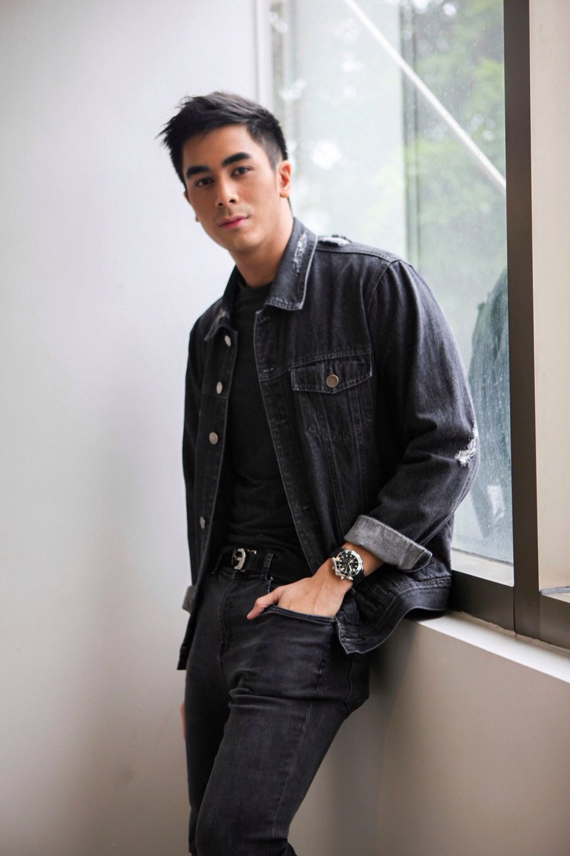 brunogabrielTV's tweet photo. #benchootd #bencheveryday #ojdailyware
πΈ: Jess Senido https://t.co/URWiJ5Z5TT