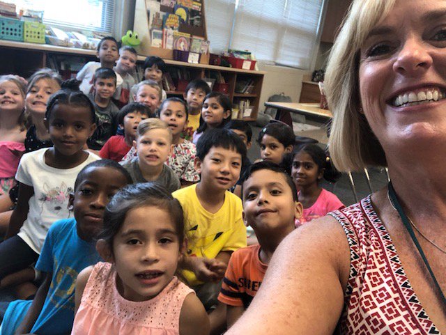 sholliday141's tweet photo. What a great group of new friends!!!
@ireDCSD https://t.co/7vU9rJEUmk