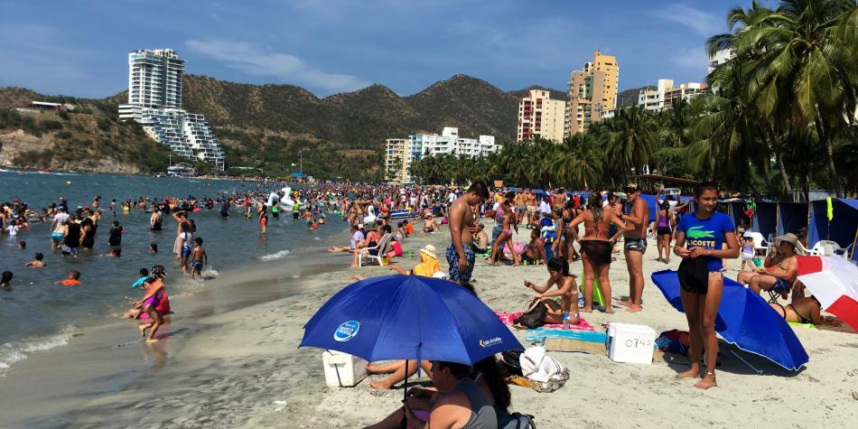 ELTIEMPO's tweet photo. Por ola de calor, autoridades recomiendan no tener sexo en Santa Marta https://t.co/fmf1rs0nHy https://t.co/jfUd9JFm8G