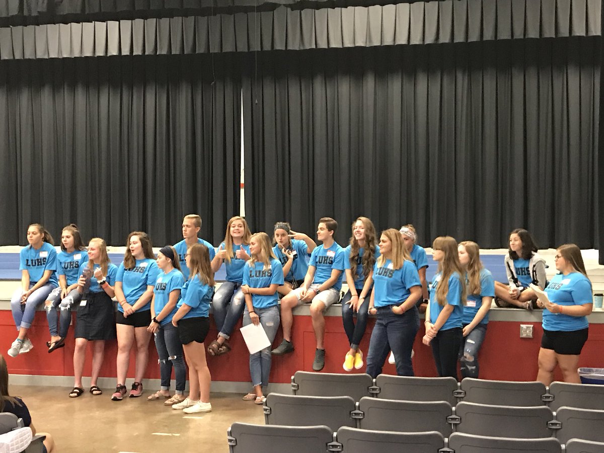 DrMattGallatin's tweet photo. Welcome Class of 2022. Thank you to Mrs. Griffin and our Student Ambassadors for planning #FreshmanFirstDay #LUHSPride https://t.co/OldJIbHSFy