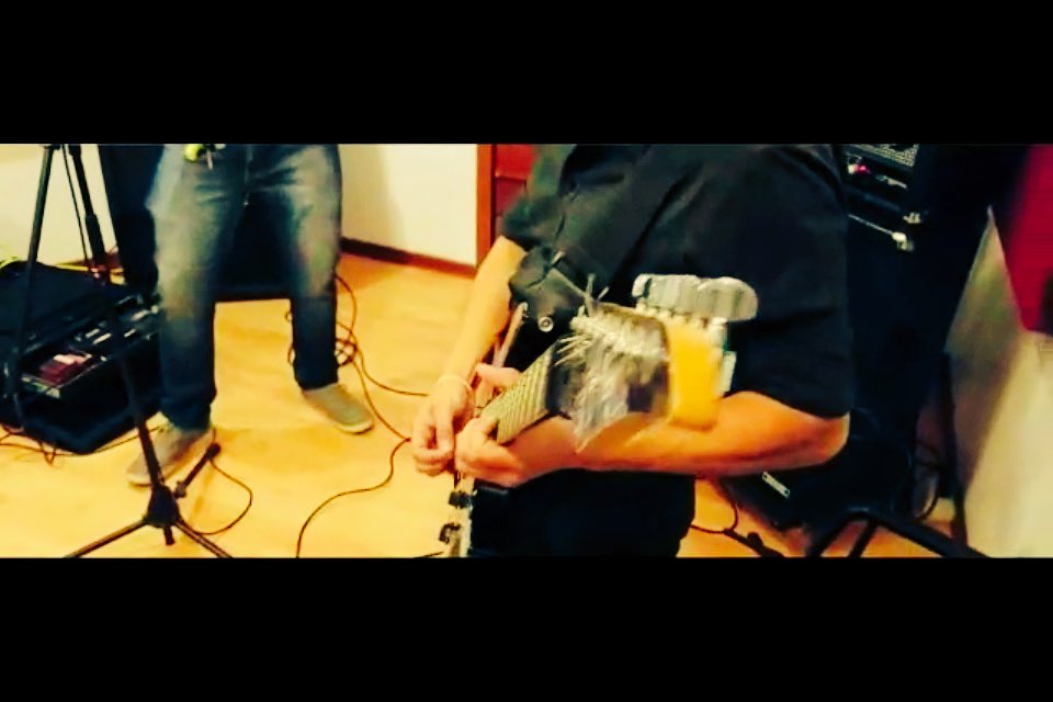 VASCO_ECU's tweet photo. Estamos trabajando #mataje nuevo sencillo de la banda #sequoyametal https://t.co/MLiCDJtnlI