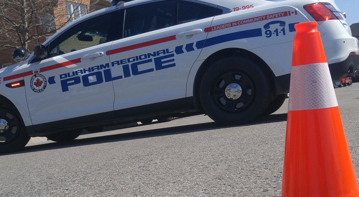 Man charged after allegedly trying to steal police cruiser in Oshawa ow.ly/6pDj30lpIn3 https://t.co/g4fuMa4EJ2