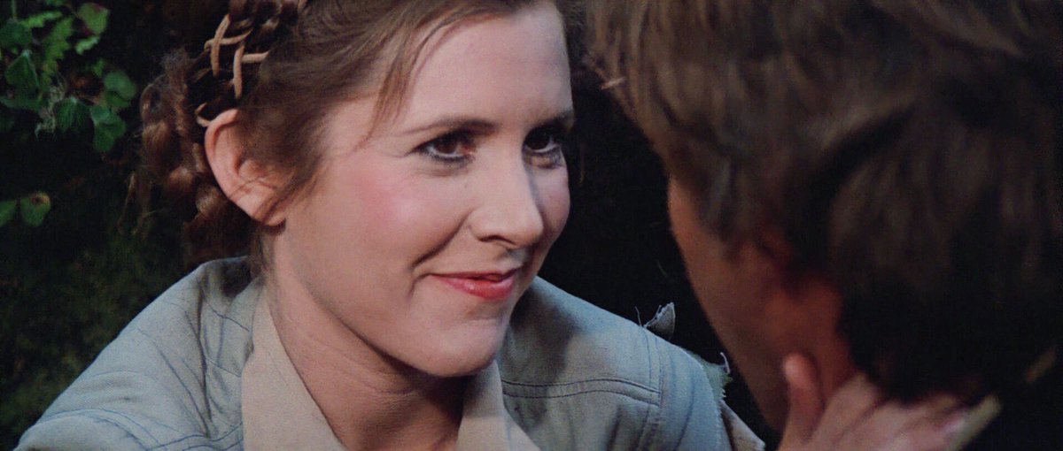 hanleiarey's tweet photo. daily reminder that leia organa and thor lost their homeworlds, their brothers, the love of their lives and yet they were never tempted to become evil and are pure cinnamon rolls https://t.co/Glfdj5cgbW