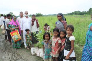 rajasinghmanav's tweet photo. #Selfie4GreenUP आशा फाउडेशन द्वारा एक दिन मे 32500 पौधारोपण अभियान! अब तक रोपित हो चुके तीन लाख से अधिक पौधे @1ashafoundation @CMOfficeUP @myogiadityanath @ZeeNewsHindi @makein_up @rajnathsingh @narendramodi @shriamarsingh @anjanaomkashyap @naqvimukhtar #GreenUP_CleanUP #2019 https://t.co/aPStKBRUJr