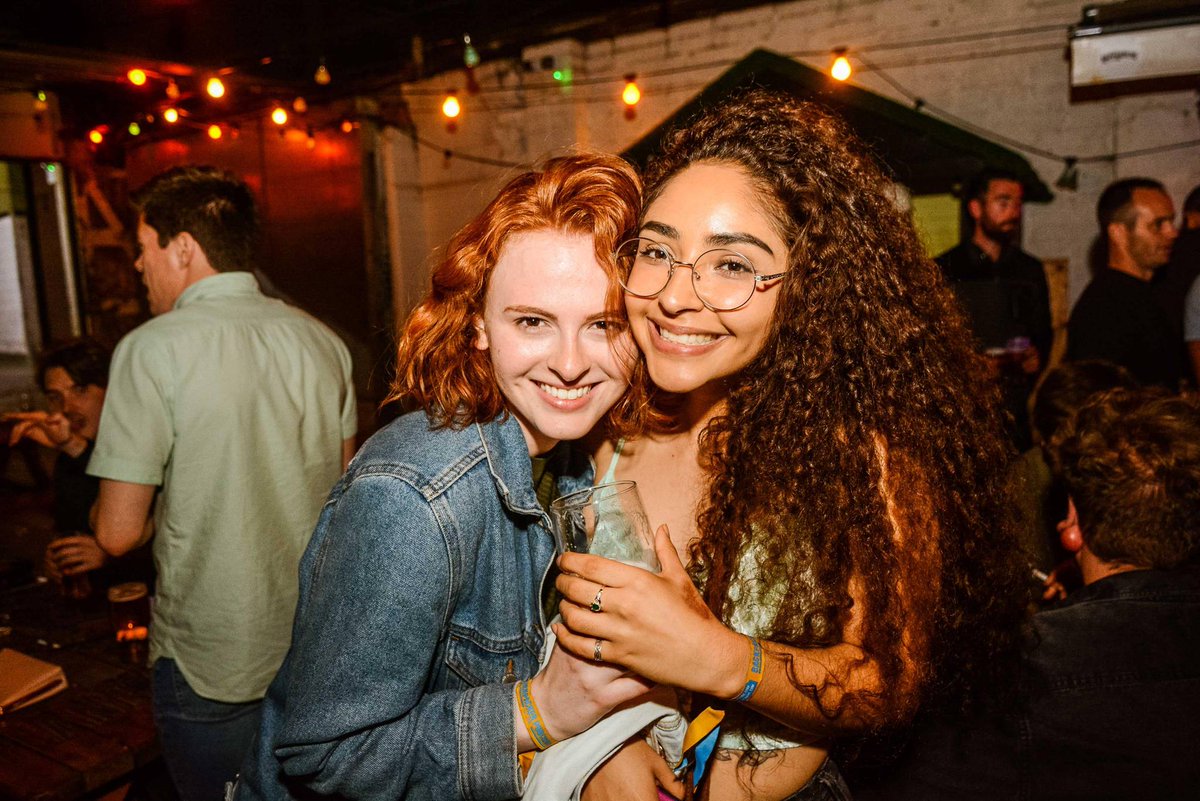 BackpackerCrawl's tweet image. Great shot from Dublin Backpacker Pub Crawl. Looking forward to seeing you all at 8 pm this evening 🍻🥃