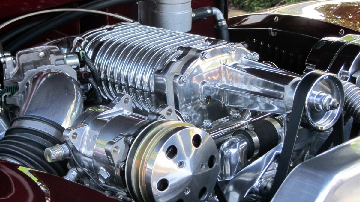 Cars, engines, and automobiles. What more could you ask for? bit.ly/AutoGetaway