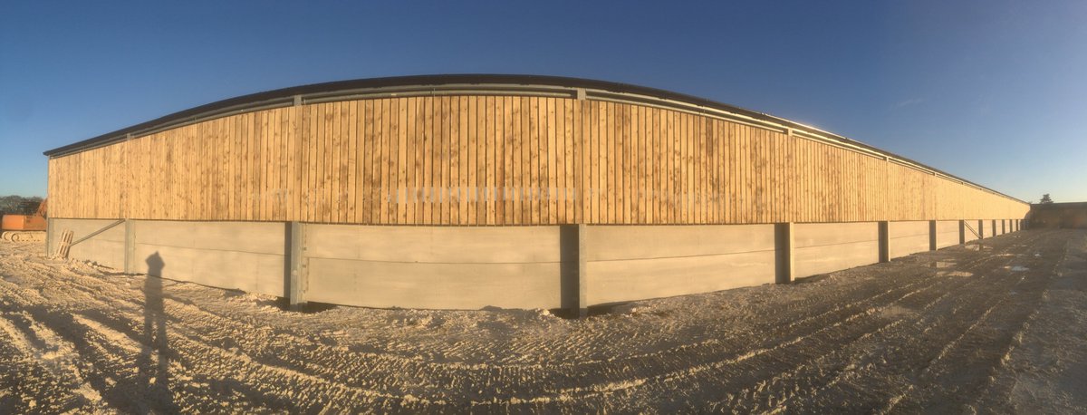 Scorpionbuild's tweet photo. #nationalafternoonteaweek To celebrate, we would like to share some large scale cattle sheds for feeding to keep our cows happy! Did you know? Dairy Cows produce up to 9 gallons, that's 128 glasses of nutrient-packed goodness everyday! https://t.co/rzF9SiovYy