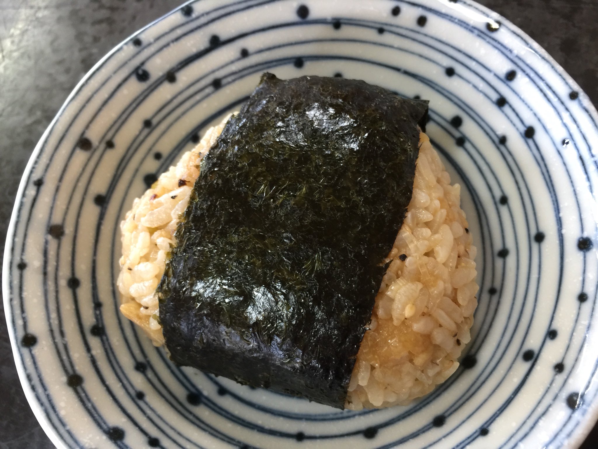 軸 A Twitter おいでよ岩手 さぬきうどん浅月 北上と花巻にある さぬきうどん浅月 コシのある麺 冷やしぶっかけのキリリとしたつゆ 蛇口からおかわりのつゆ お気に入りは たぬきにぎり 細かい天ぷらと黒胡椒が混ざって 濃いめのお味 T Co