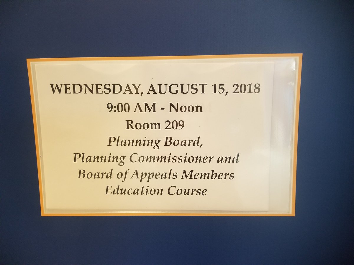 MdDPlanning's tweet photo. Planning gets the 2018 #MACoCon off to a great start with the Planning Commissioners Training Course. Nice turnout for a sunny morning in Ocean City. #BeachLearning https://t.co/iyYTXeGAa0