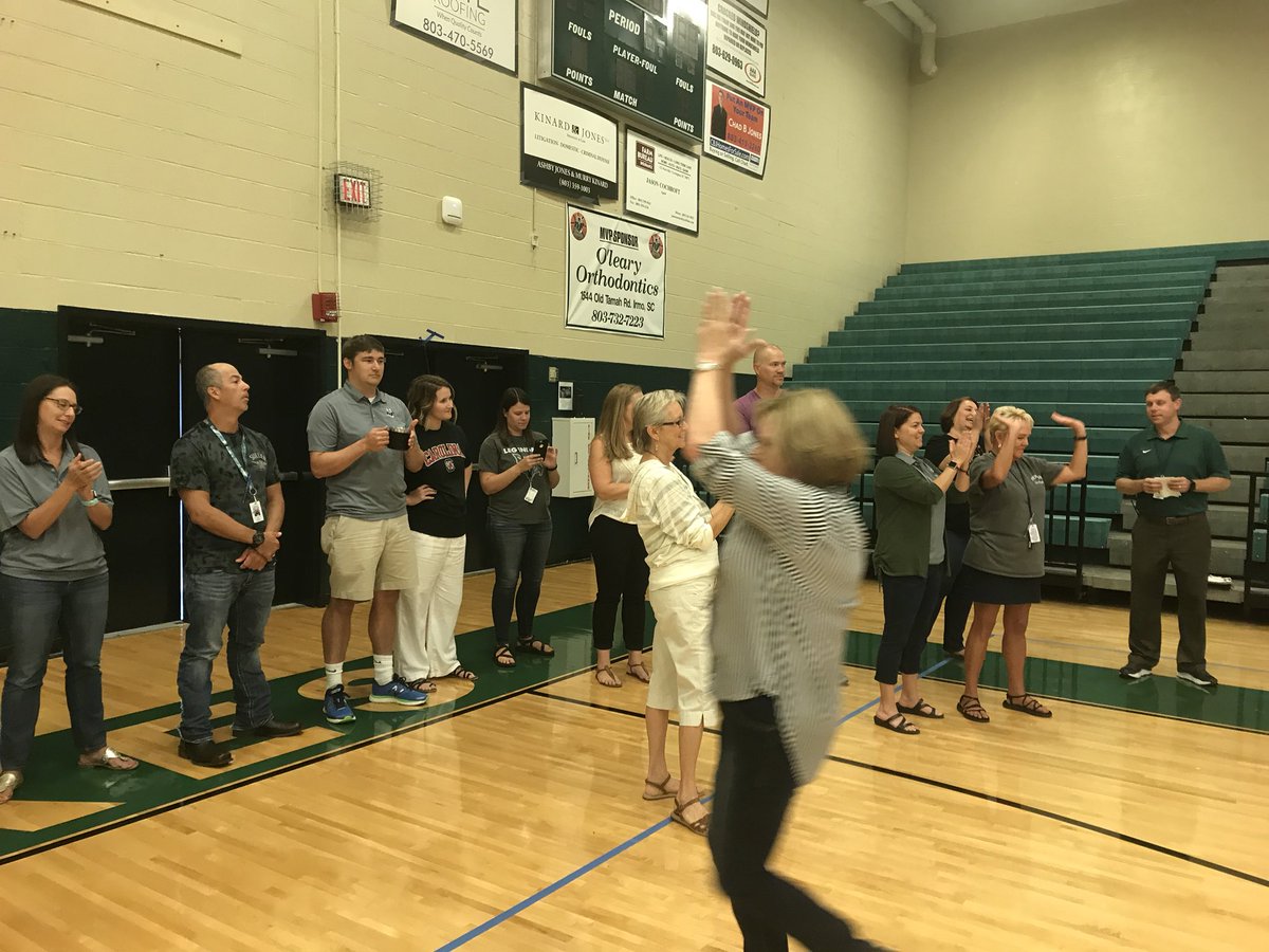 MrsJacksonDFHS's tweet photo. We are twisting our way into a new school year @dutchforkhigh #PrideIn5 #DFTeacherLife https://t.co/vEntFcbozU