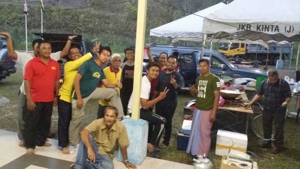 Raja_CKC's tweet photo. Terima kasih pd @JkrKinta yg membuat persediaan awal menyambut team XPDC Gunung Pass daripada @CerunJKR pada esok hari.. semoga program ini dapat mengeratkan lagi ukhwah dan hubungan baik sediada kedua pihak .. 👍👍👍👍  @MejIrTajul https://t.co/KDifO5YJPw