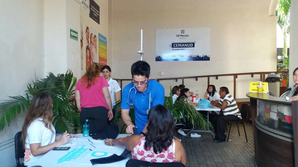 IleFajardoMTO's tweet photo. Muy movida la mesa de detecciones oportunas de #Diabetes y #Obesidad de los miércoles en el #Cemanud // #CiudadesCambiandoLaDiabetes https://t.co/C7lkIhA0MY