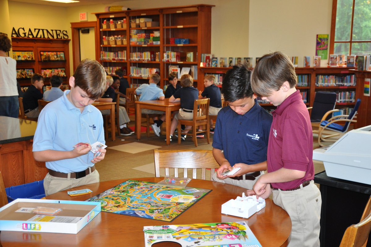 SchenckSchool's tweet image. Hanging out during morning carpool and making new friends...or reconnecting with old! Welcome, students! #TSSFirstDay