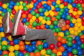 ComLivingBrant's tweet image. Today's the day to join us @HarmonySquare #takeseatmakeafriend Our #LifeShare team is excited that @ChrisFriel @CityofBrantford will be with at at 5 pm to take a turn in the ball pit! #gettoknowyourmayor #communitybuilding #relationships