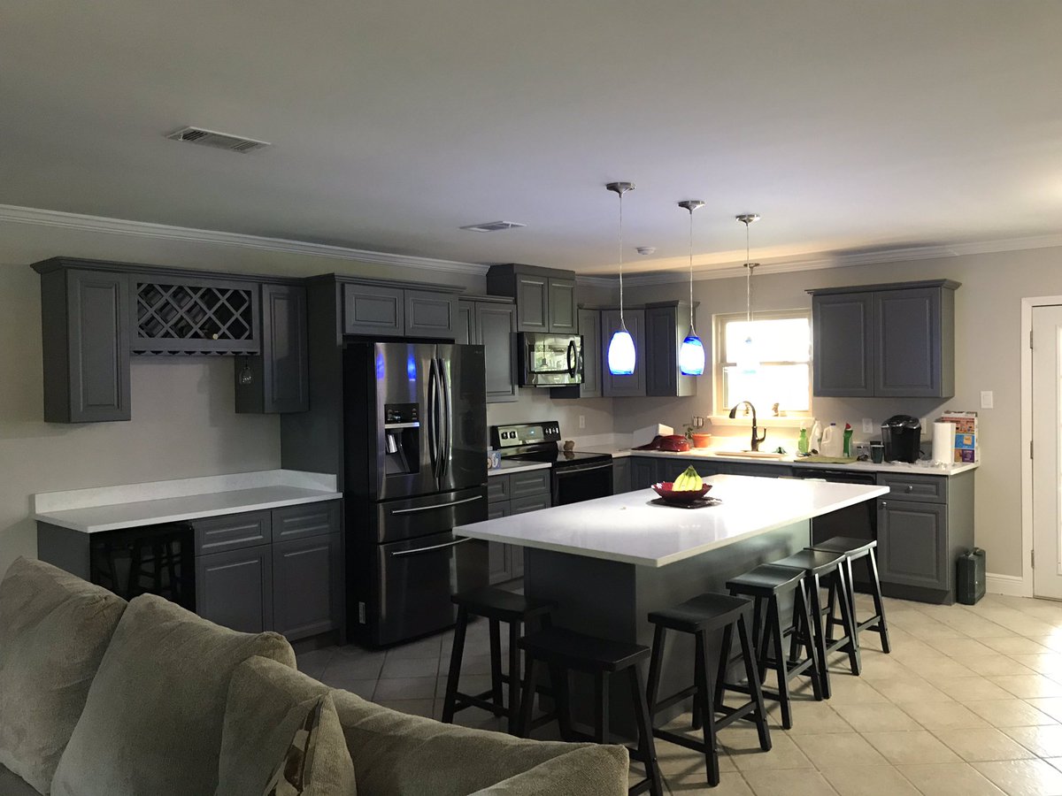 CabinetKenner's tweet photo. #HarveyLA #Kitchen #Cabinets #Quartz #Countertops #UnderMountSink #Island #Designed #Supplied #Installed #Louisiana #BestOfTheBest #NewOrleans #Kenner #Metairie #Laplace #Slidell #Covington #Mandeville #NorthShore #SouthShore https://t.co/JQQDHjWYlC
