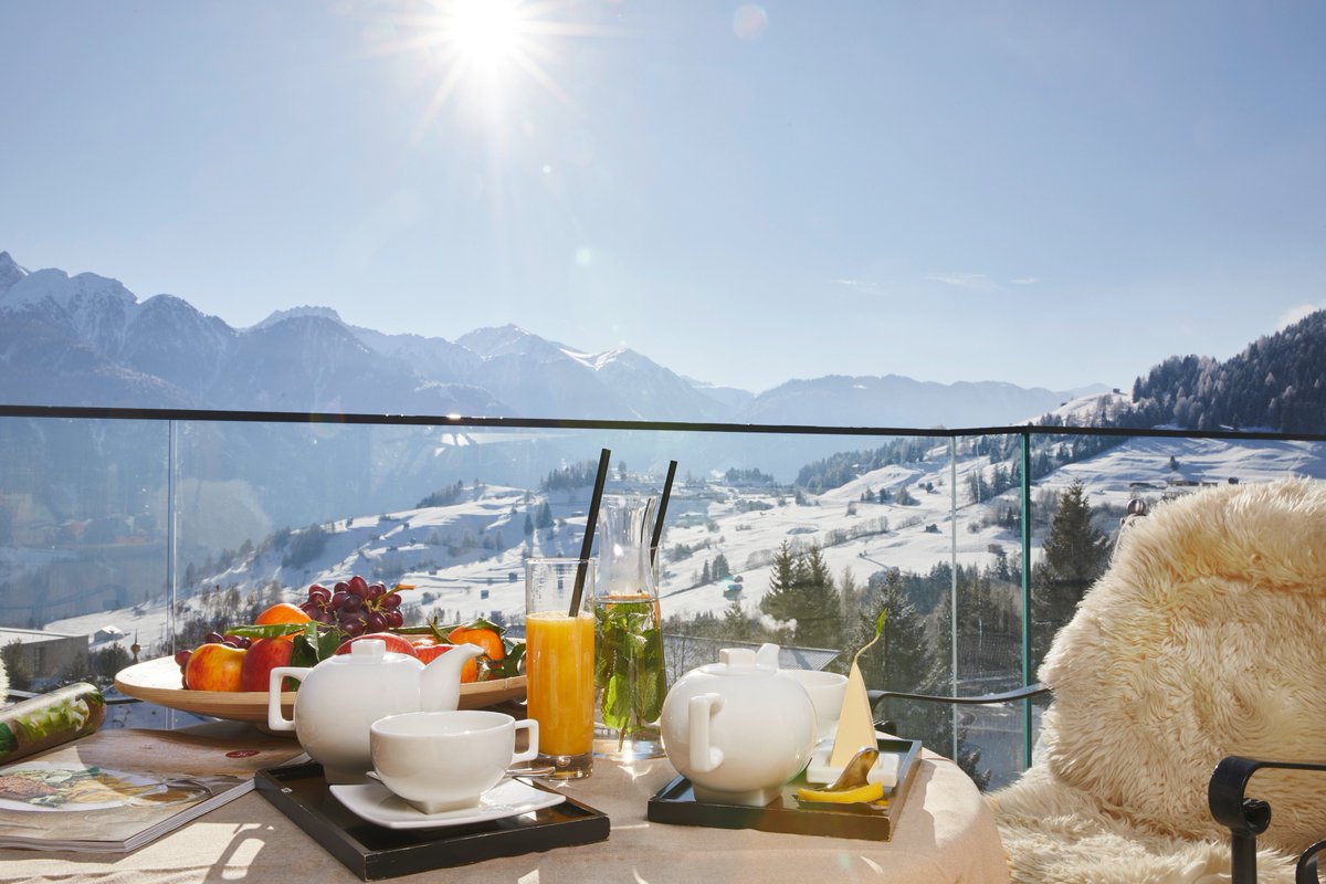 Ski Bespoke tweet media