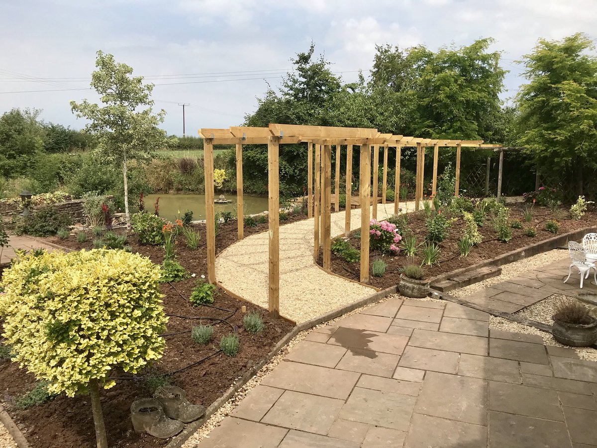 CmlHfd's tweet photo. After a nice break in the white isle, we are now hitting the ground running head first into autumn. 
Here’s a #planting project we completed before we went. #landscaping #hereford https://t.co/sWd4dyZ5Jf