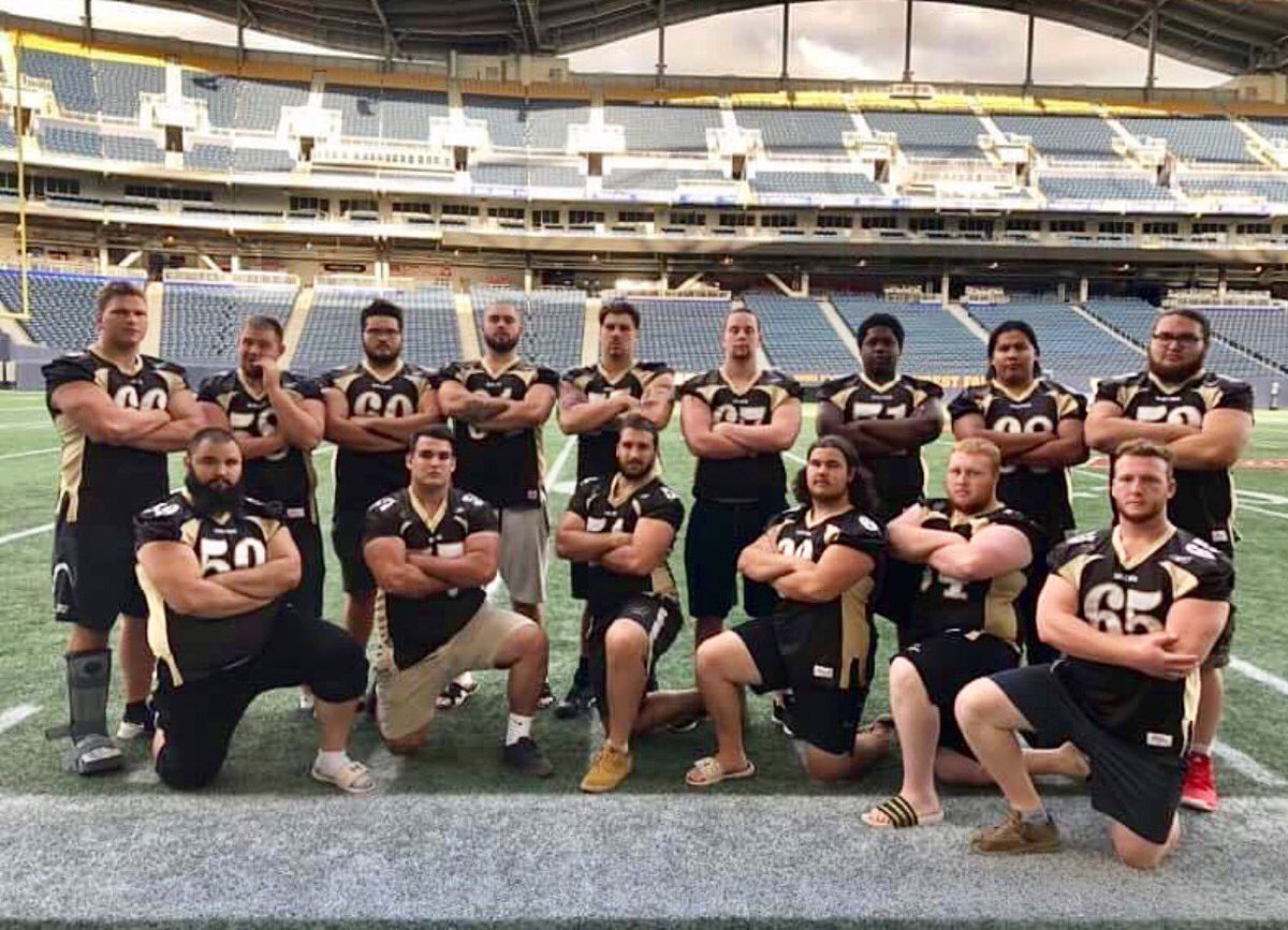 MBBisons's tweet photo. An earned day off is prime time for some 📸. Not gonna lie, the boys in the trenches look like they've been workin'! #manitobamobbin #blockparty2018 #DLinesofine #trenches #inthetrenches https://t.co/qsrgAD9FX3