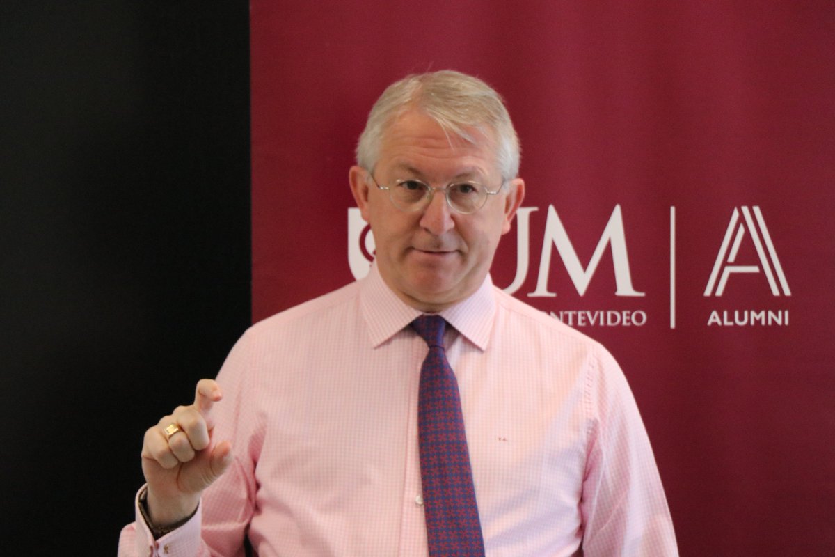 ComunicacionUM's tweet photo. El profesor @ycierva dio una conferencia sobre Crisis reputacional para @alumni_UM, autoridades de la UM, profesores de FCOM y egresados e interesados en el Máster en Dirección de Comunicación.
#AlumniFCOM #YagoDeLaCierva https://t.co/HKdn9cNx8S