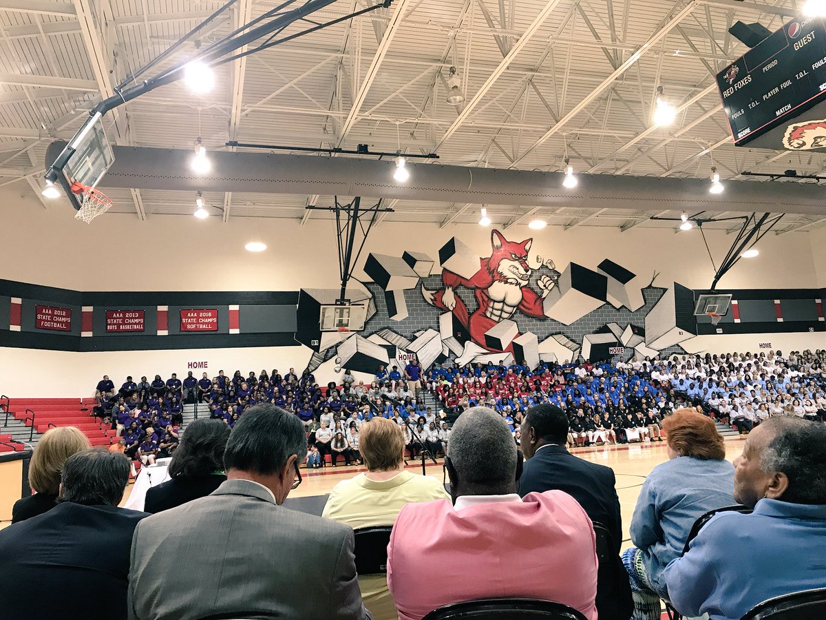 MattFerguson_SC's tweet image. Four Pillars for DCSD: Serve communities, Know students, Tech tools, and Weathering the storms. #teachDCSD #dcsdtransforms