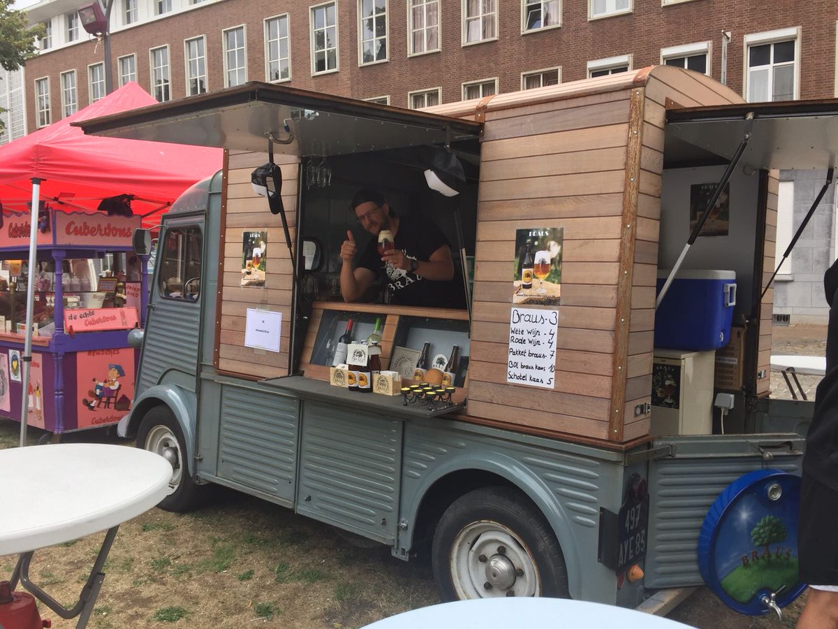 Brouwerij_Braus's tweet photo. Vandaag in #Aarschot aanwezig op de streekproductenmarkt!
Ohja, het zijn #lichtekes ook hé ;-)

#Brauseveryweekend https://t.co/4EX7zywq5y