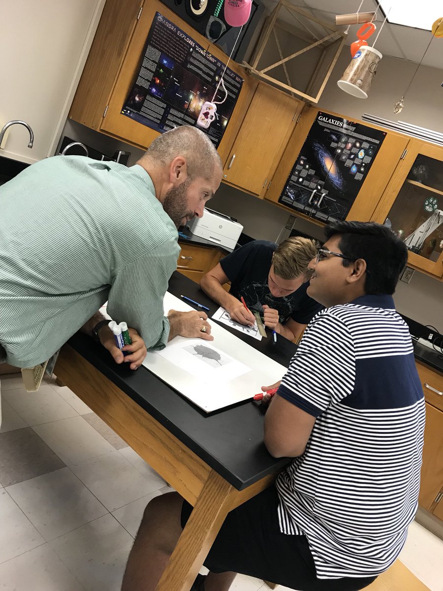WildcatMHS's tweet image. Math 4/Physics cross-curricular course finding volume of irregular objects #WildcatPride #MyChoiceMayfield #complexproblemsolving