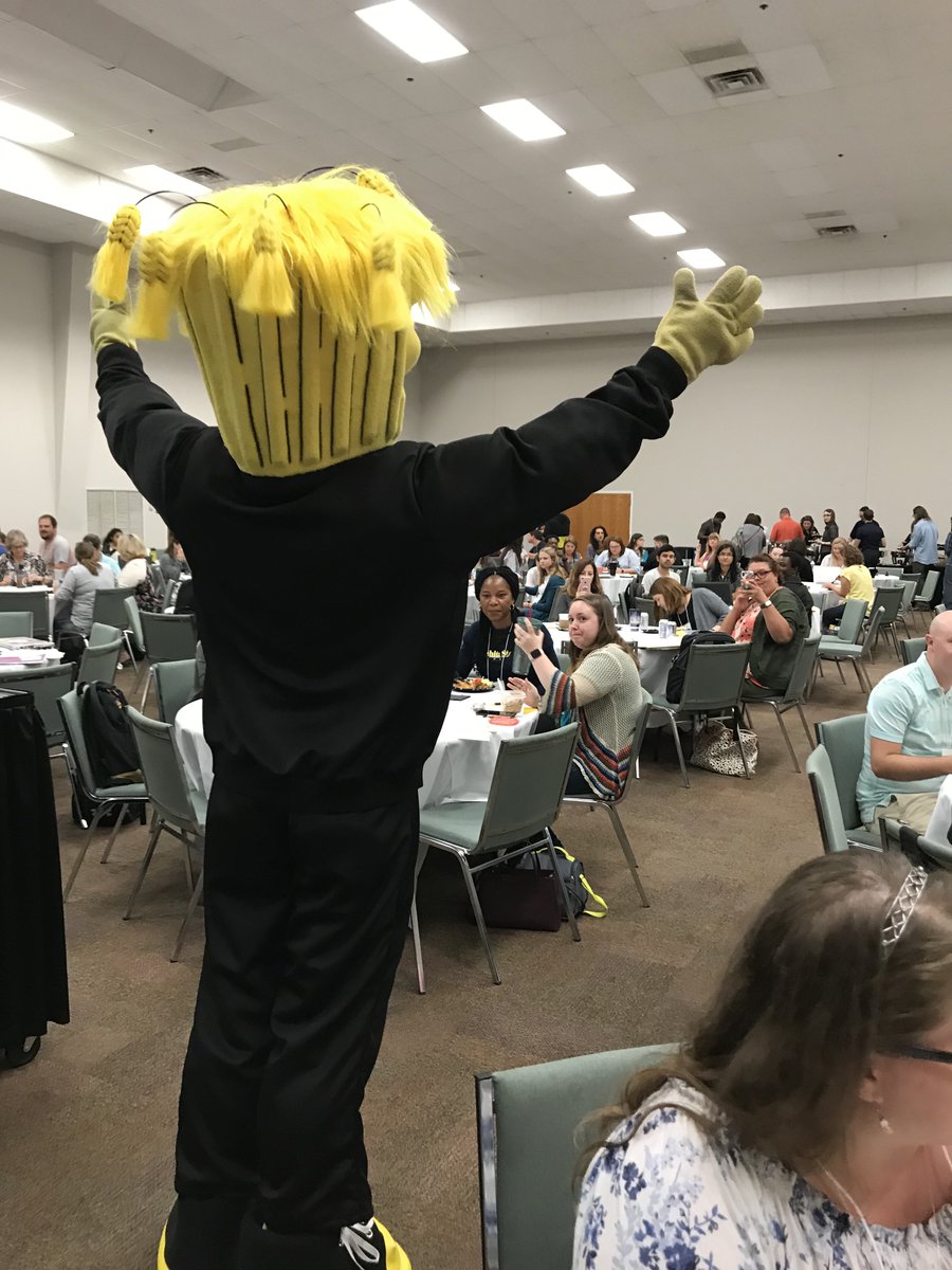 WichitaStateIDA's tweet photo. Oh my goodness! @Wu_Shock and #tacos. #WSUARC18 https://t.co/bYq7TAyQck
