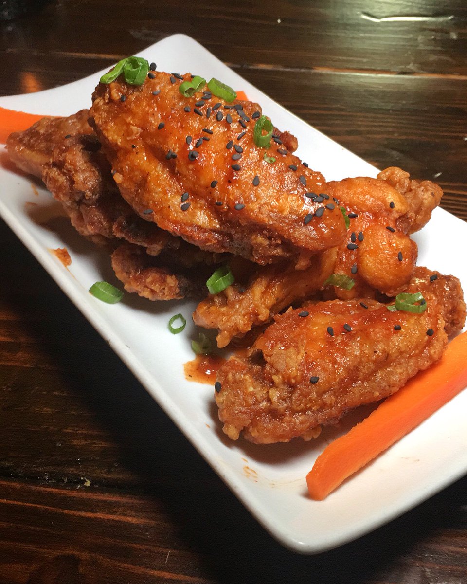mackattackks's tweet image. Just #wingit Wednesday 👊🏻🍗🍗
.
.
• 50 cent wings on Wednesday @thespicybelly!•
#wings #wingwednesday #philadelphia #thespicybelly #manayunk #manayunkfood #hungry #eastcoastfoodies #wingsauce #appetizers #jamaicanfood #asianfusion #philadelphia #phillyfood #mackattackkss