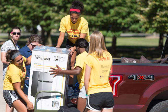 #UISedu Freshmen Move-In Day is next Wednesday! We can’t wait to welcome hundreds of new students to campus. Here’s what you need to know about Move-In Day: https://t.co/hBwO0yL3Mk https://t.co/bAV7EiuEYl