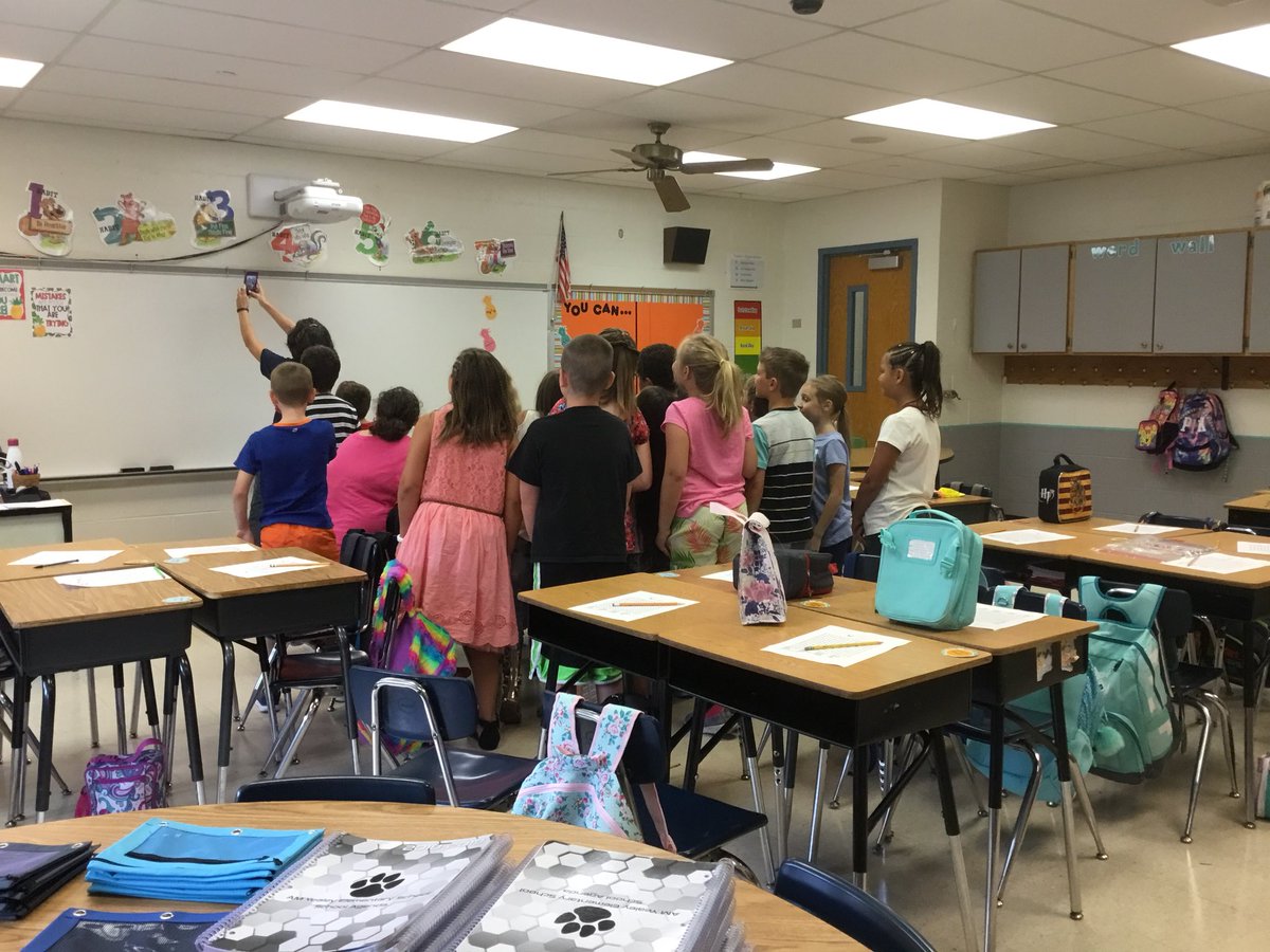 YealeyBobcats's tweet image. Mrs. Dunlap is rocking the first day of school with a #classselfie! #family #bobcatlife @dr_poe @Boone_County