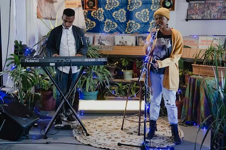 RyanRootsUp's tweet image. We recorded another episode of #CuttintheWax and features @RHEABLEK. 

Thanks @Rusool  for the behind the scenes snaps. We'll be sharing these while the video gets edites.

We're really amped for you to see this one :)

#CuttingtheWax #KhayaRecords #Durban #DurbanMusic