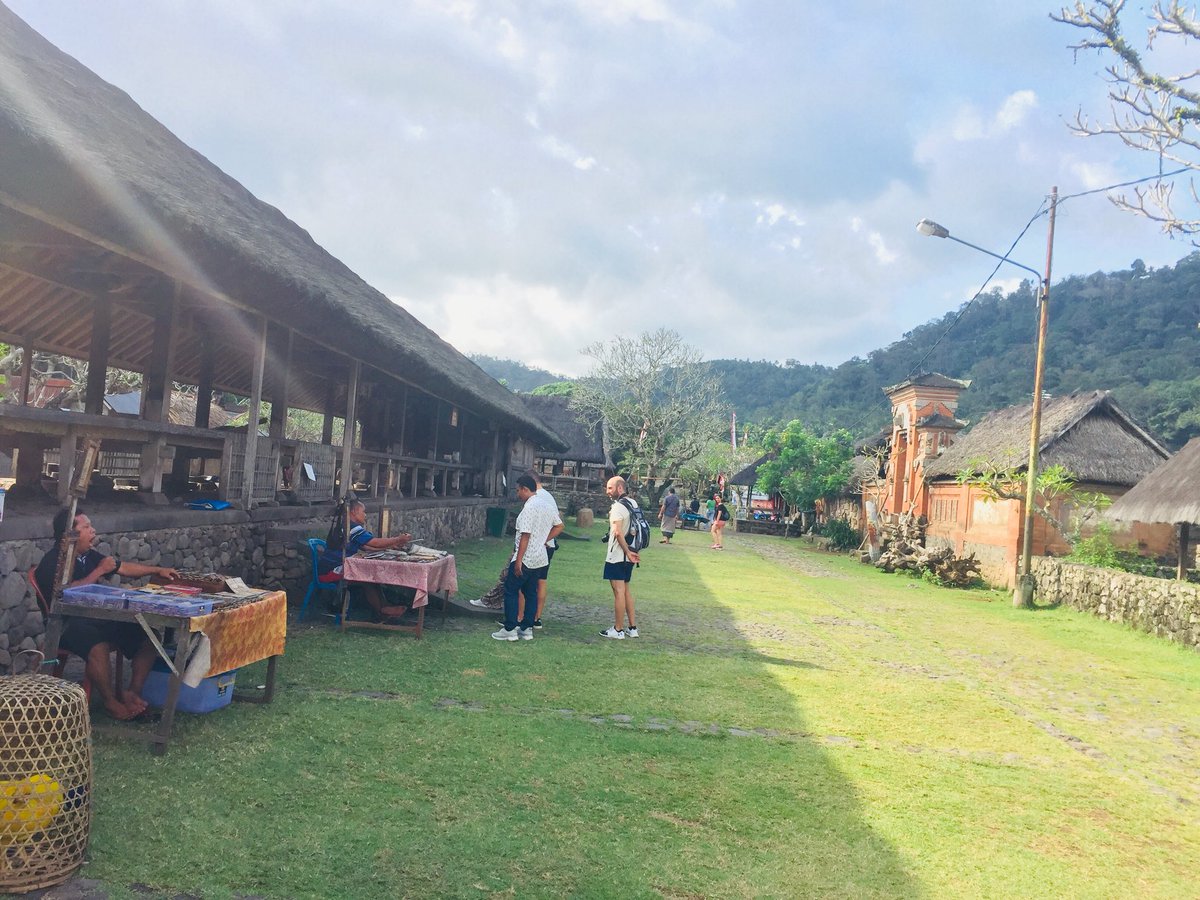 dewangadegp's tweet photo. Amazing tour with great service,great food and great views #cucukanbalitour #bali #baliaga #oldbalinesevillage #EastCoast #tropical #amazing #wonderful #awesome #inspiring #Great https://t.co/KJpFsINiNP