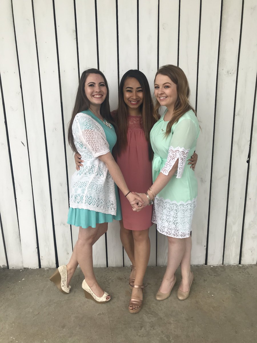 hannah0697's tweet photo. Happy Birthday @victoria__kelly! You deserve the best day, I can’t wait to come visit you at ODU 💕💕 https://t.co/Cwyg0EUawQ
