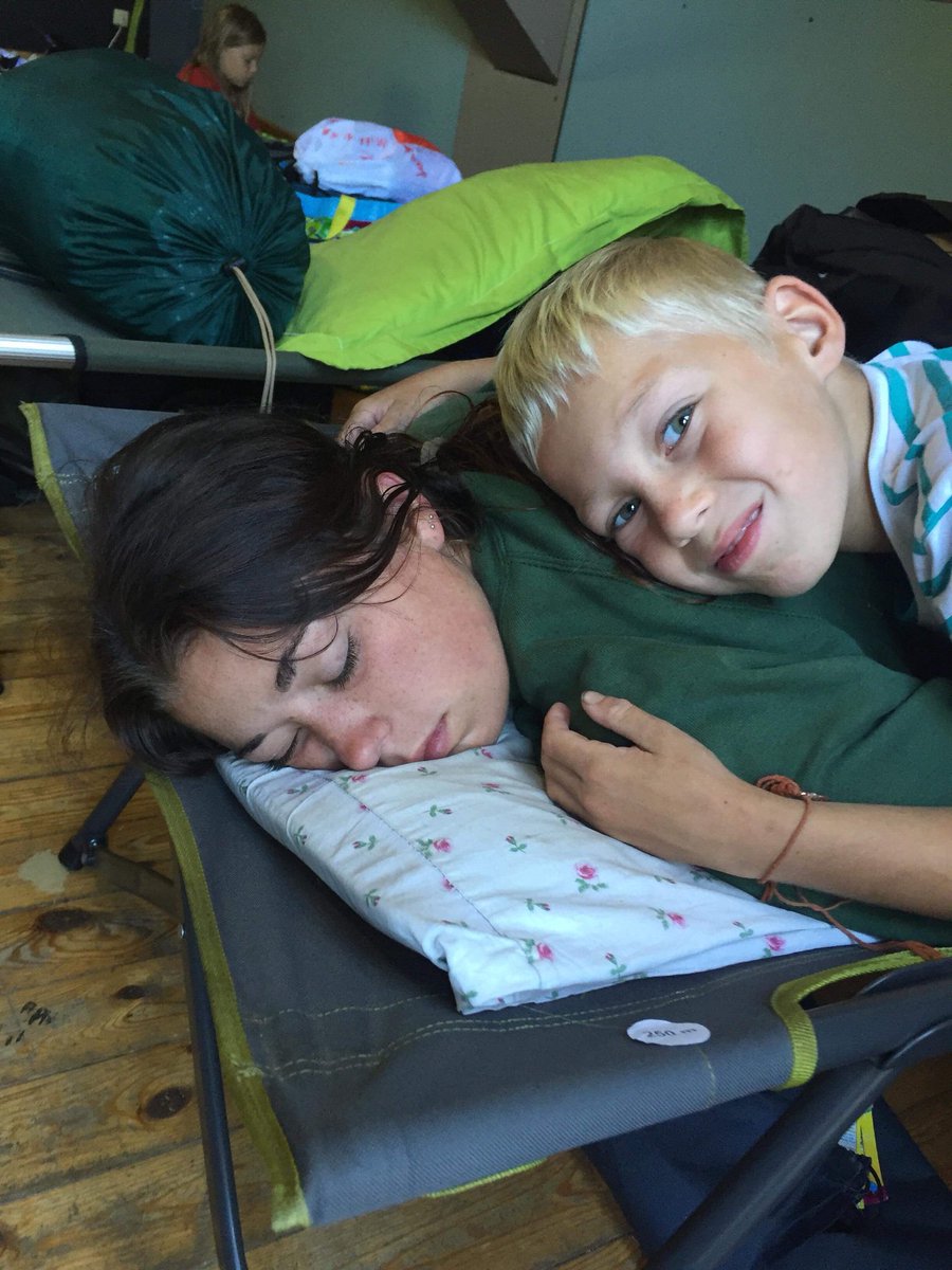 LaureHendrick's tweet photo. Get urself a napmate like Liam https://t.co/5VjdiTkAMn