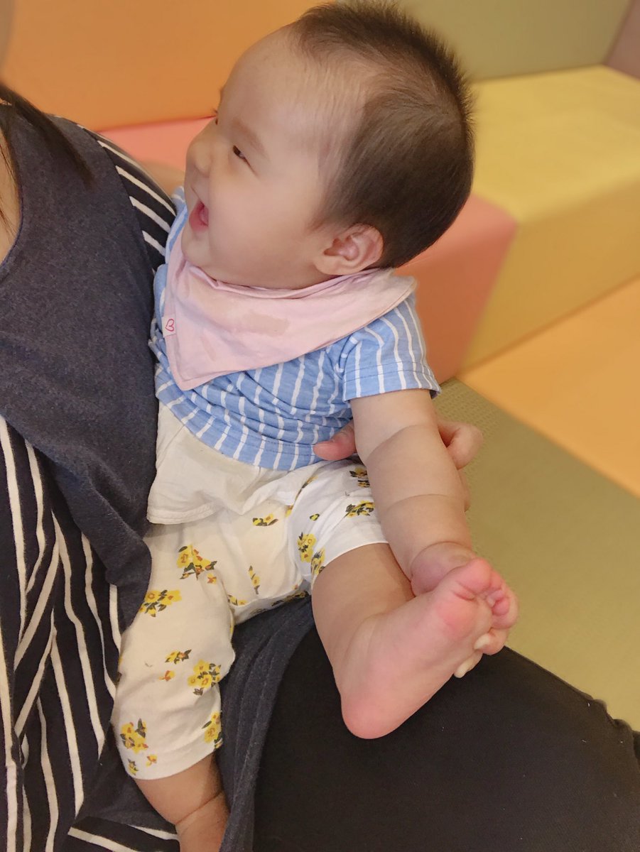 eri1218y's tweet photo. 実家で私のちっちゃい頃の話を
楽しそうにする親を見て、
きっと私もこーやって何十年後かに
彩葉に話してるんやろなって
なんかうまく言えんけど嬉しかった。

彩葉がうざがるくらい話して、
最後にはイロのおかげで
毎日幸せな気持ちになれてたよって
ありがとって伝えたい。 https://t.co/kx0kMQccUd
